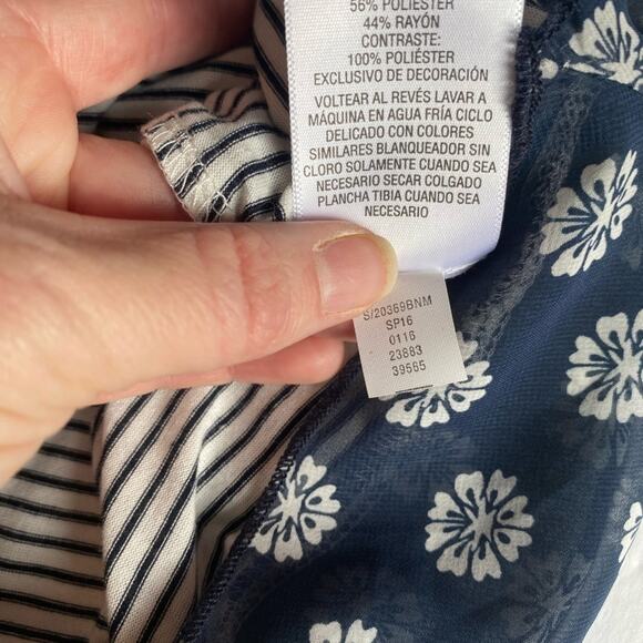 Maison Jules NWT Women's Sm Beach Nautical Navy Stripe Boho Lace Floral Tank Top - Picture 10 of 11